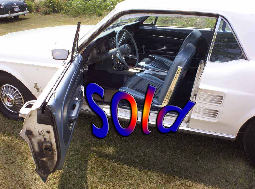 Ford Mustang coupe 1967 driver side interior view